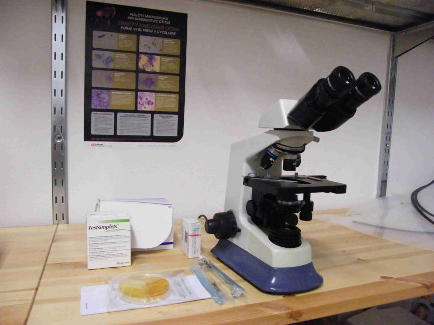 Binkolární mikroskop